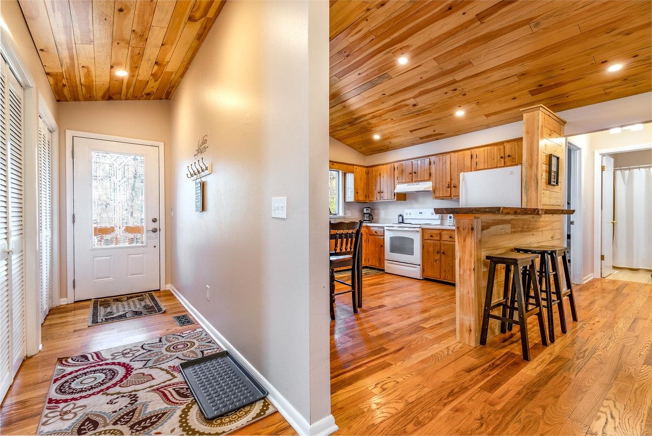 2829 LANIER LN