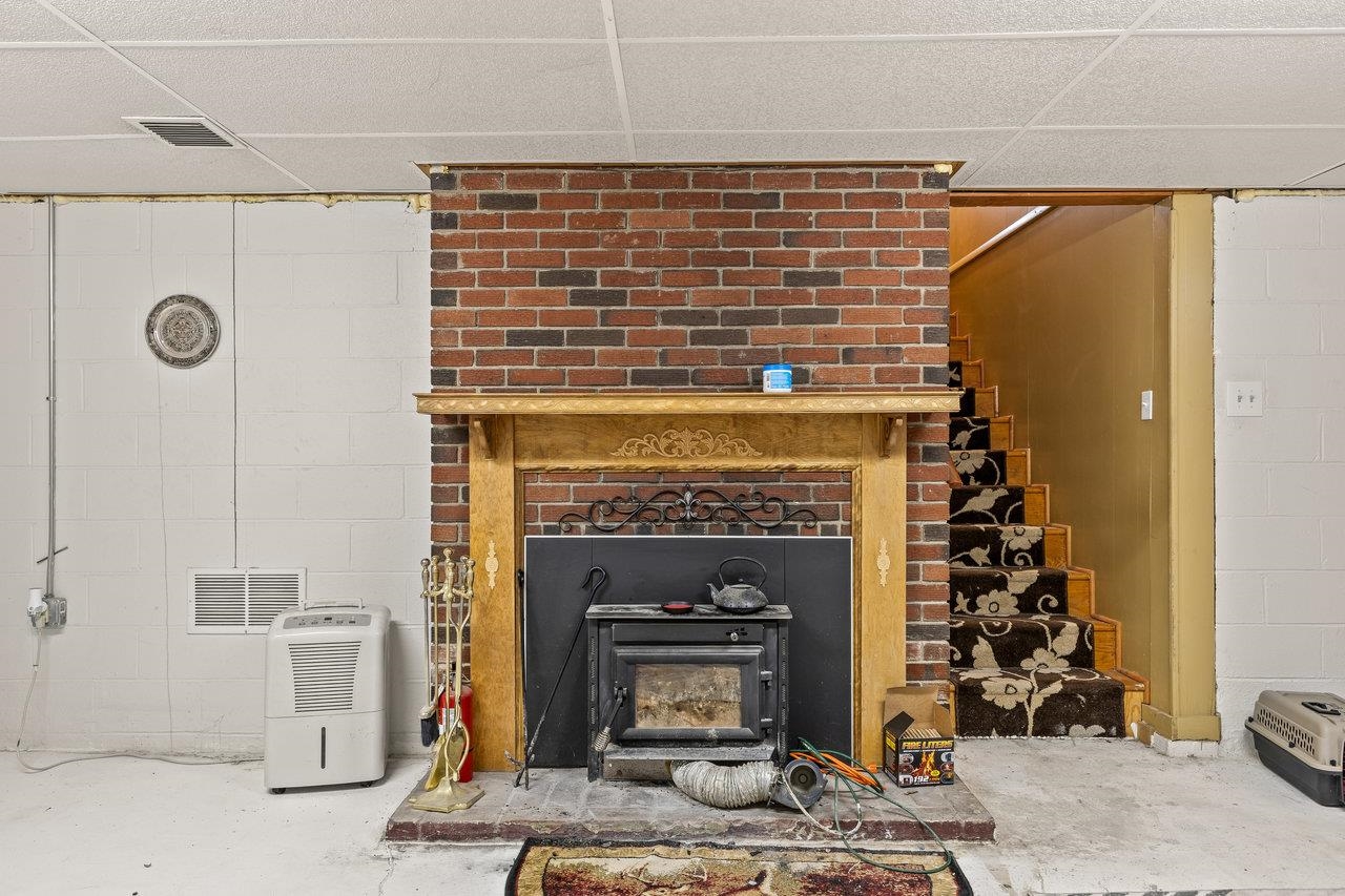 9452 MCGAHEYSVILLE RD