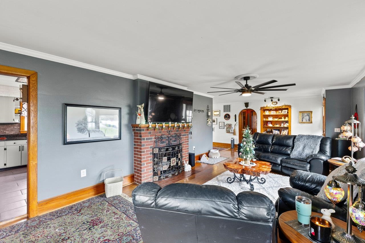9452 MCGAHEYSVILLE RD