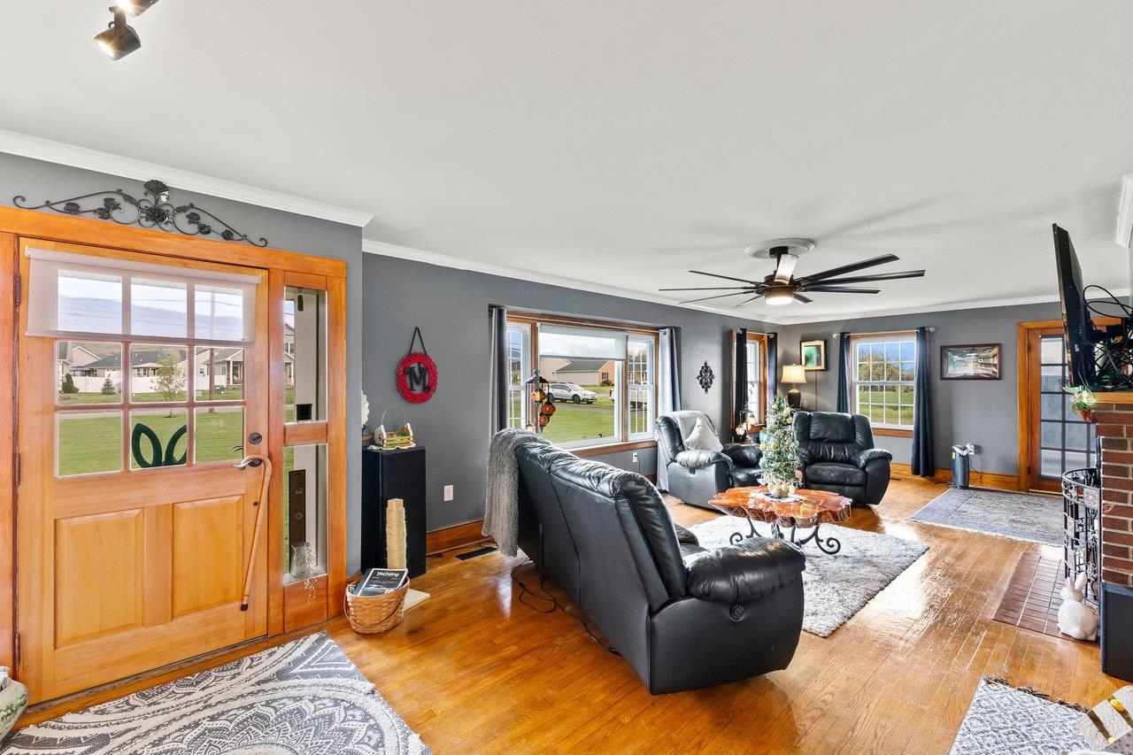 9452 MCGAHEYSVILLE RD