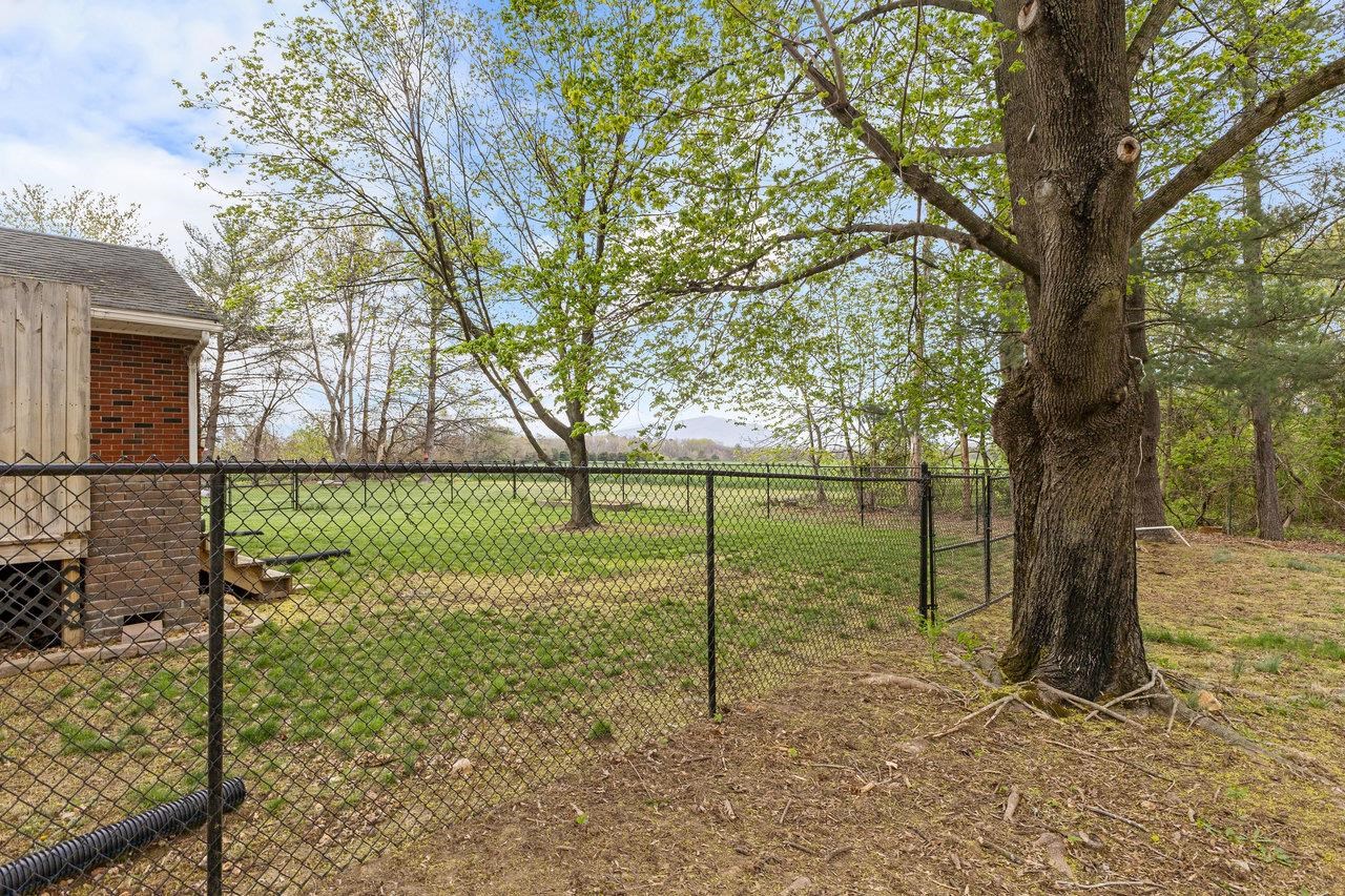 9452 MCGAHEYSVILLE RD