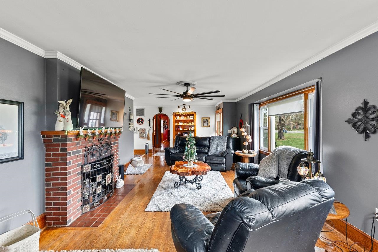 9452 MCGAHEYSVILLE RD