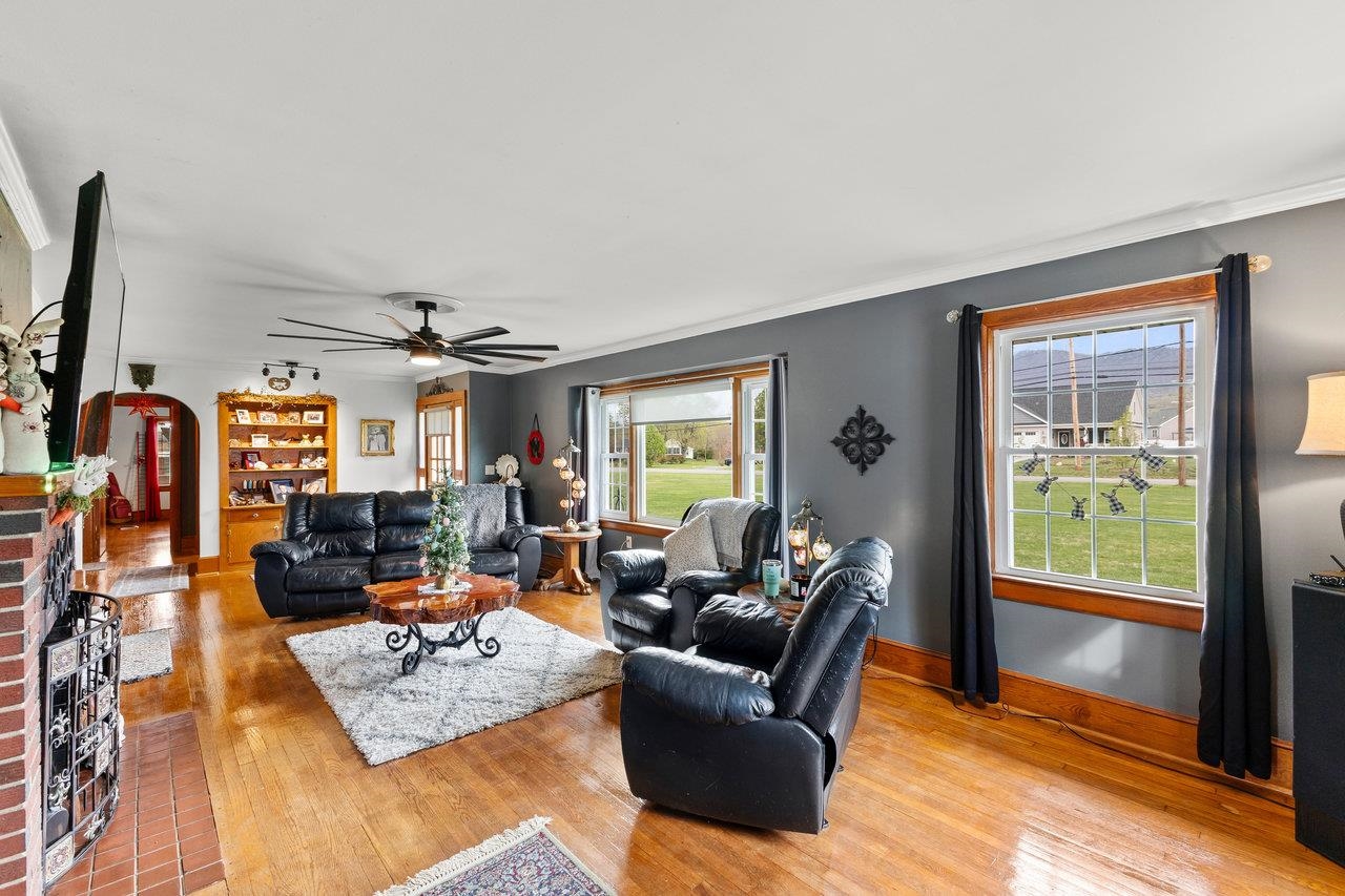 9452 MCGAHEYSVILLE RD