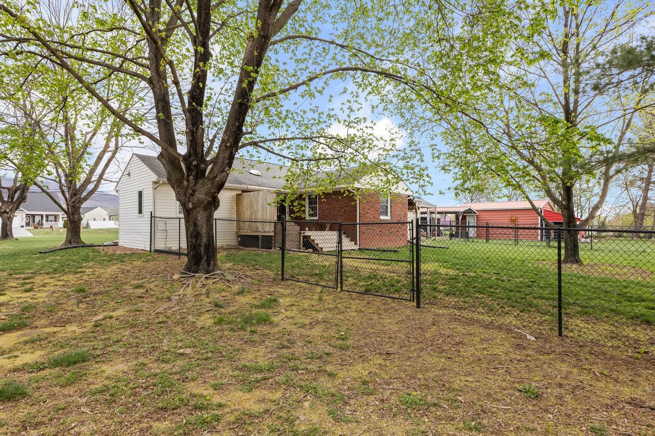 9452 MCGAHEYSVILLE RD