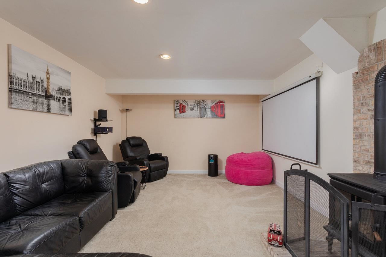 588 FLOWER DR