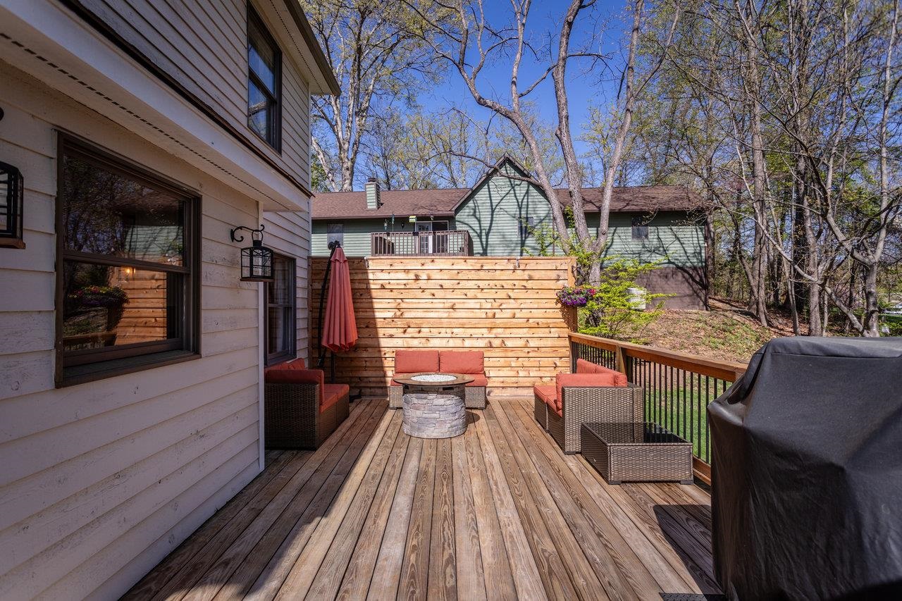 588 FLOWER DR