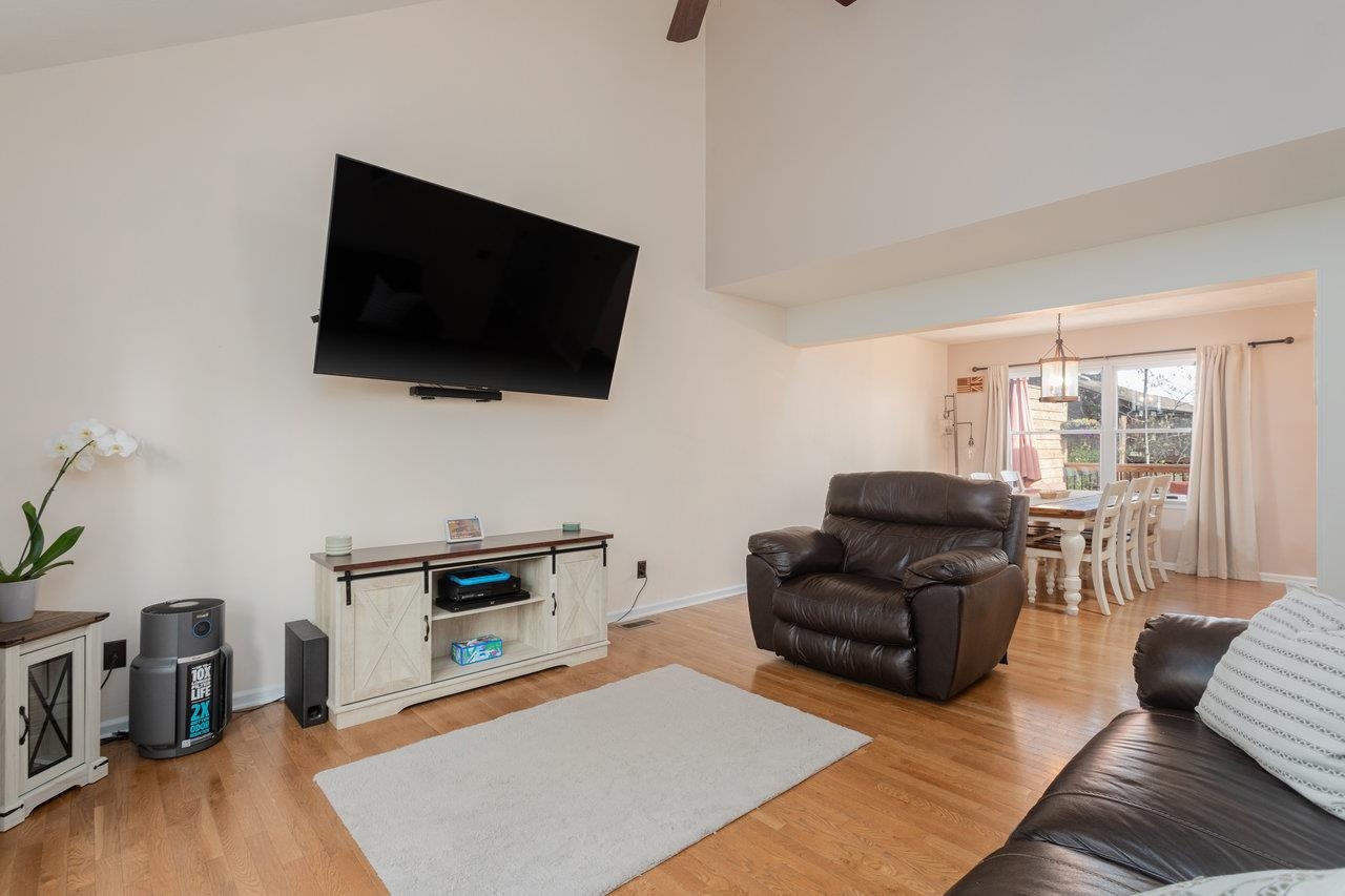 588 FLOWER DR