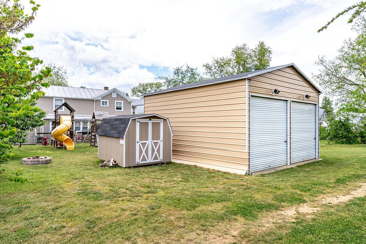 202 JACKSON AVE