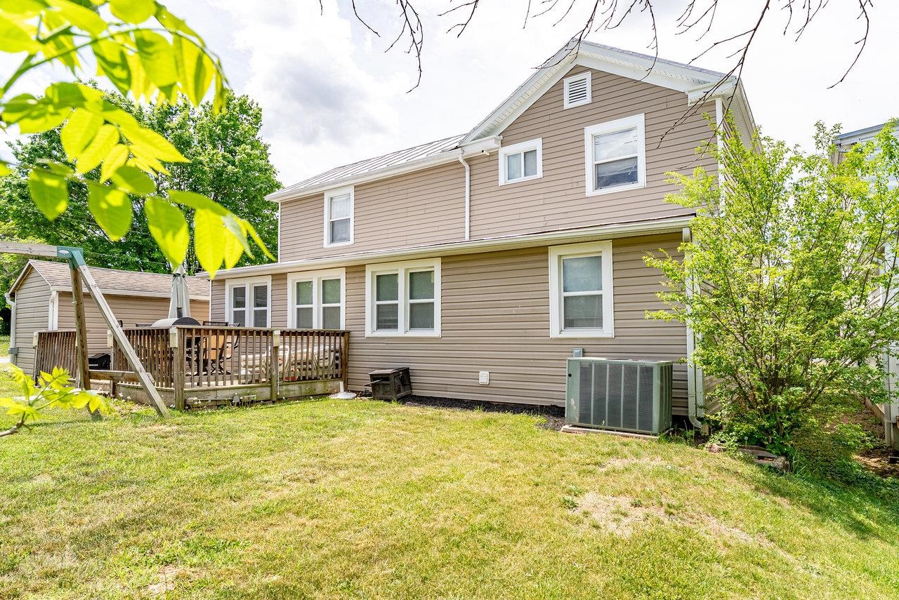202 JACKSON AVE