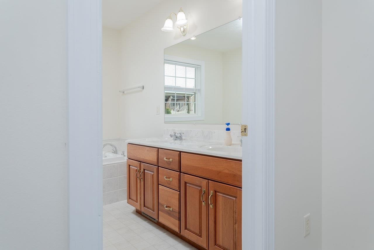 2799 GREENWAY CT