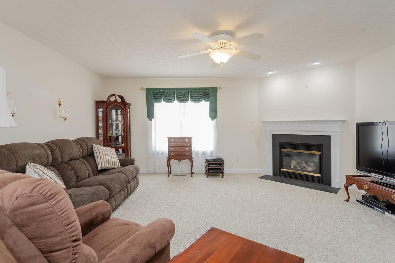 2799 GREENWAY CT