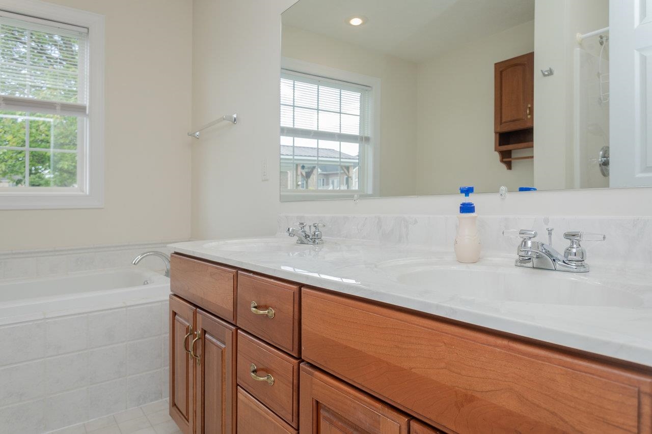 2799 GREENWAY CT