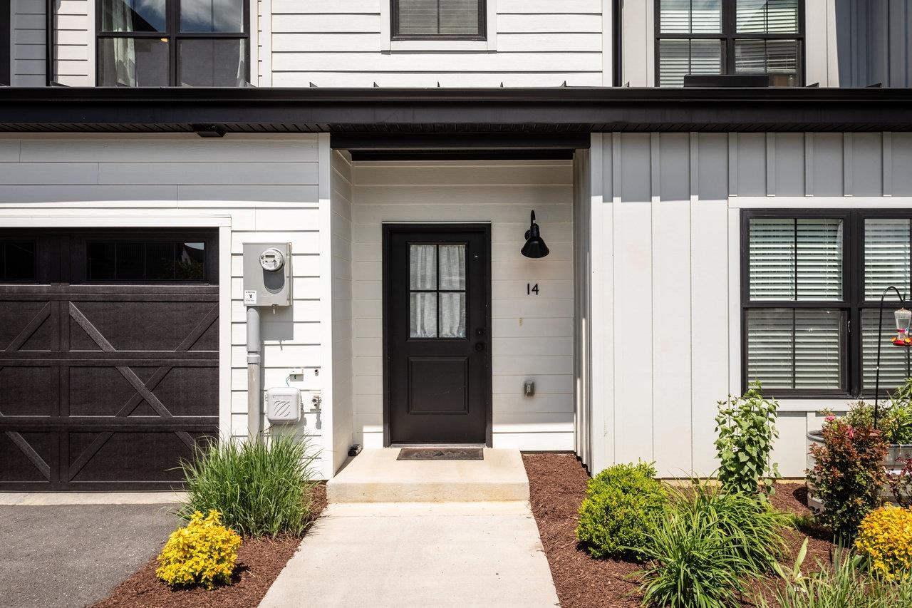 14 FIELD CT