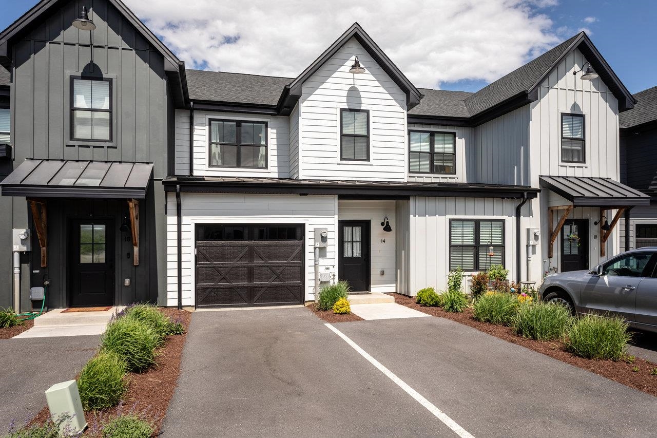 14 FIELD CT