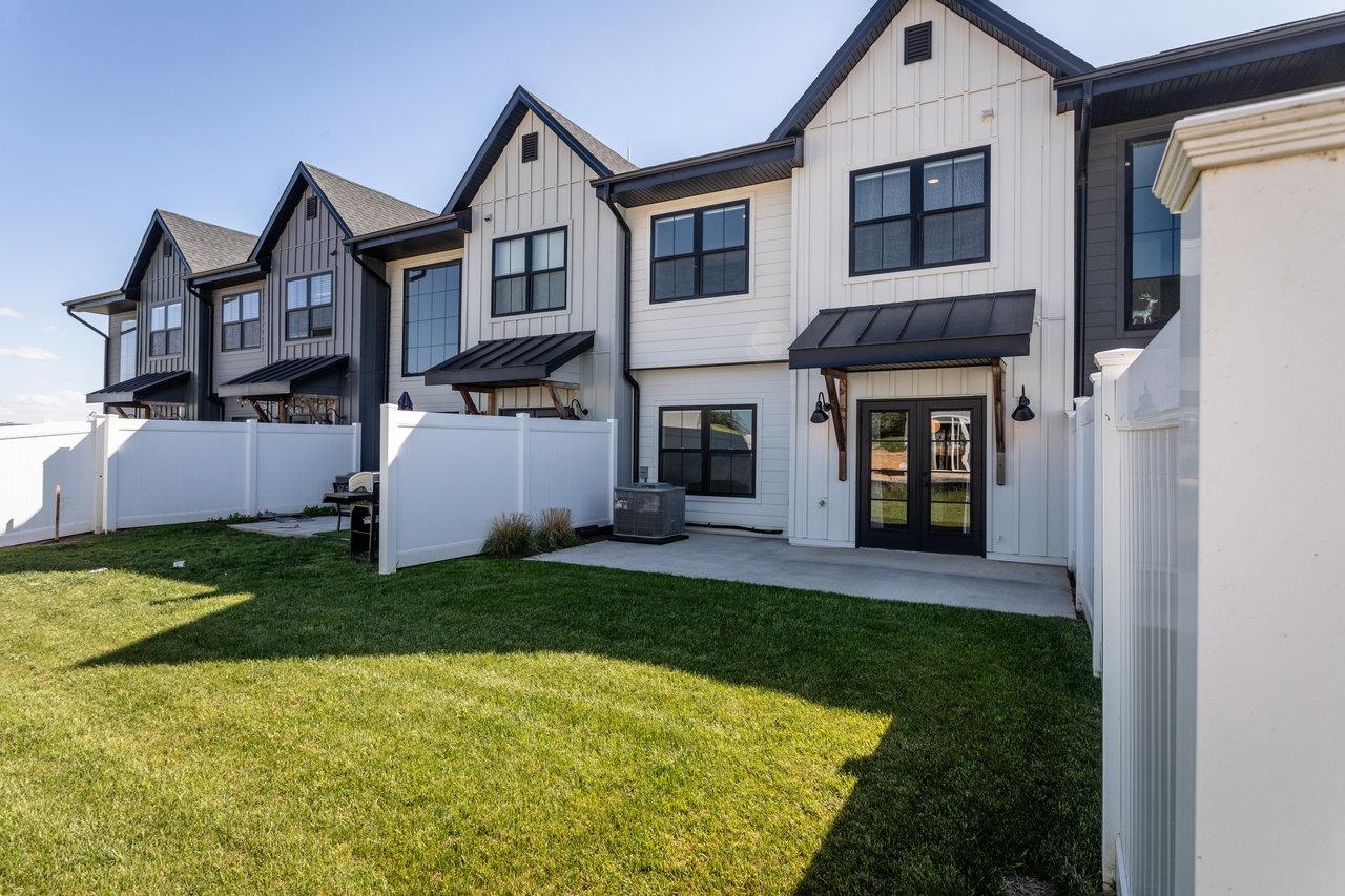 14 FIELD CT