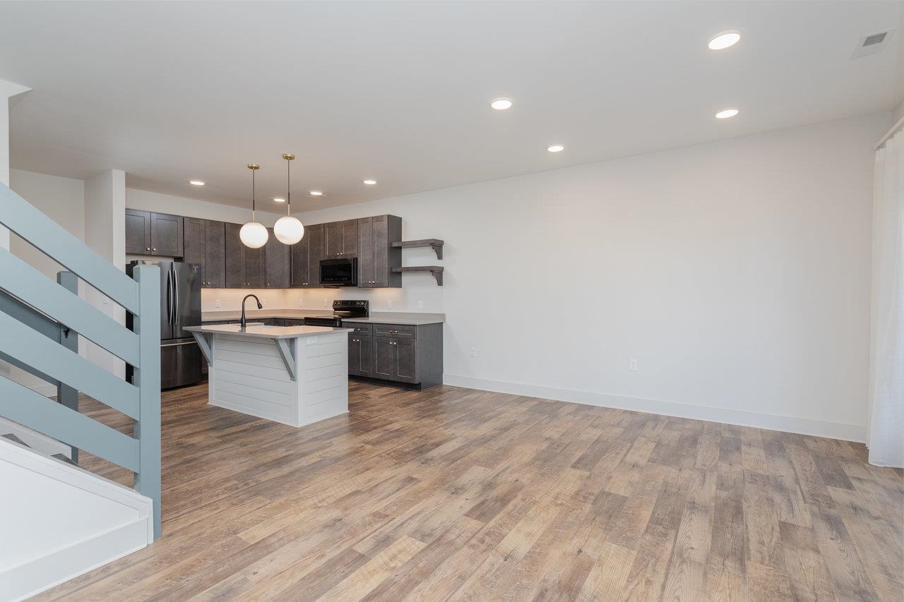 14 FIELD CT