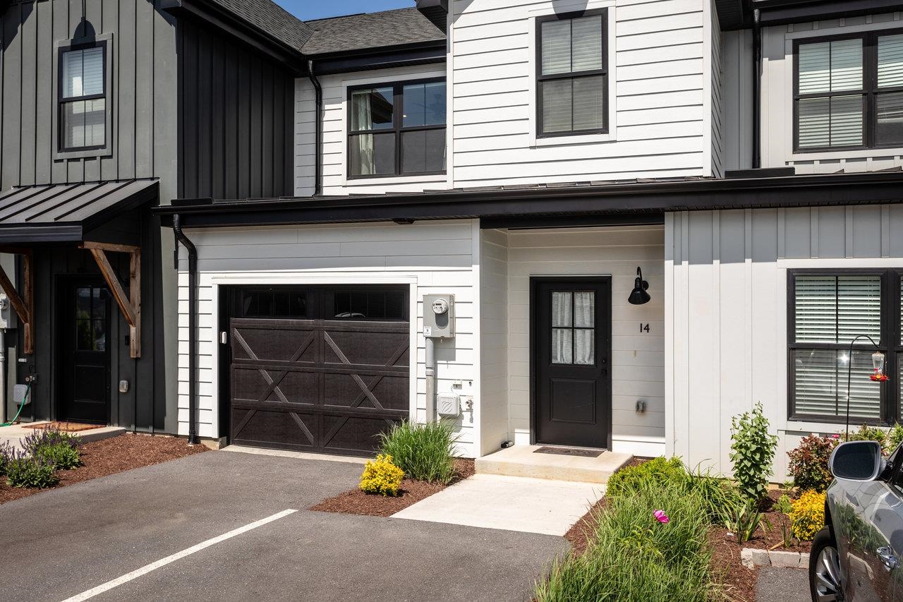 14 FIELD CT
