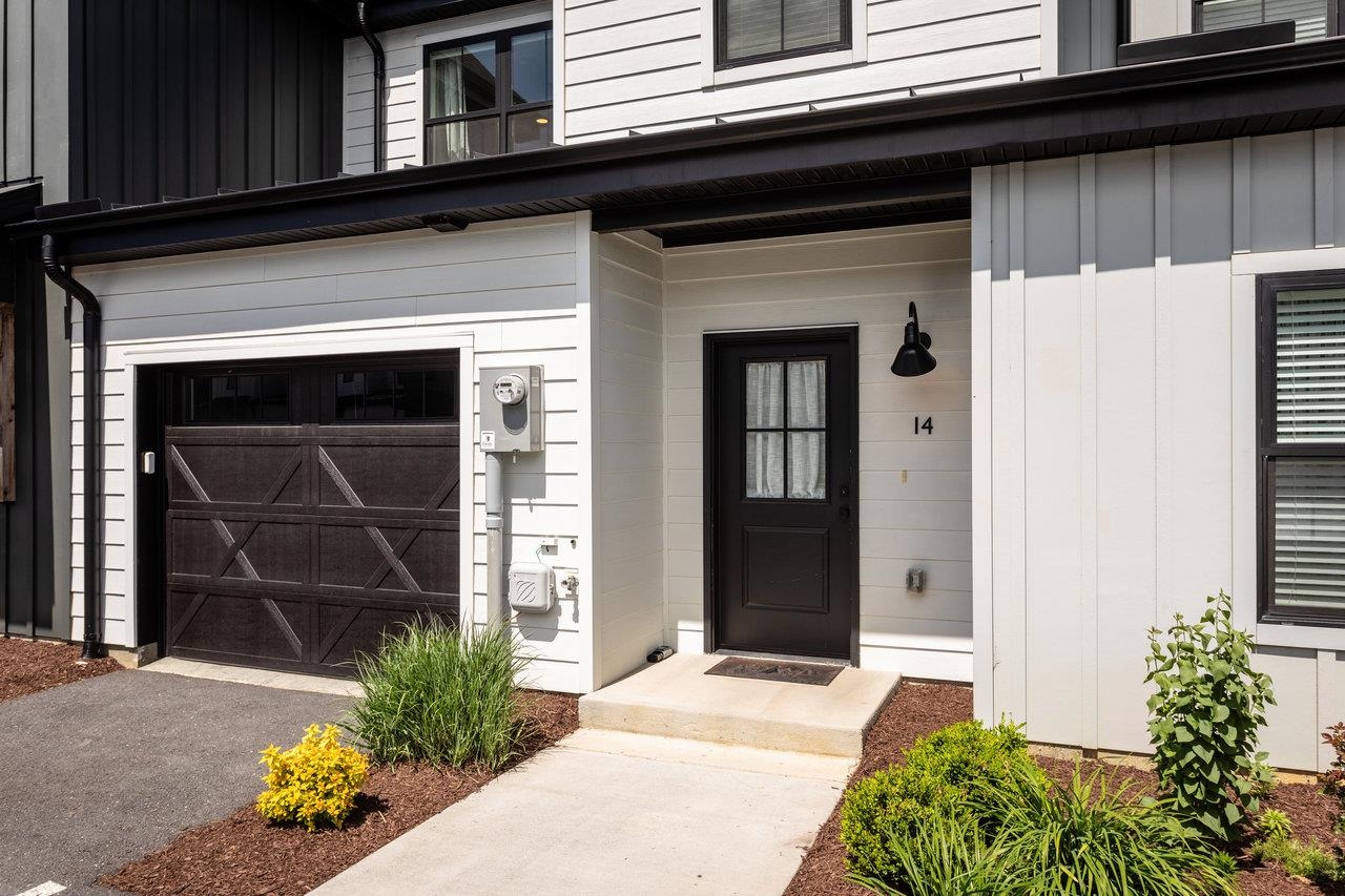 14 FIELD CT