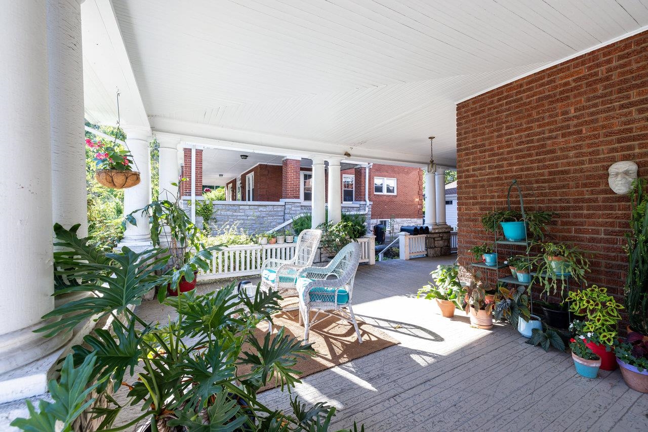289 NEWMAN AVE