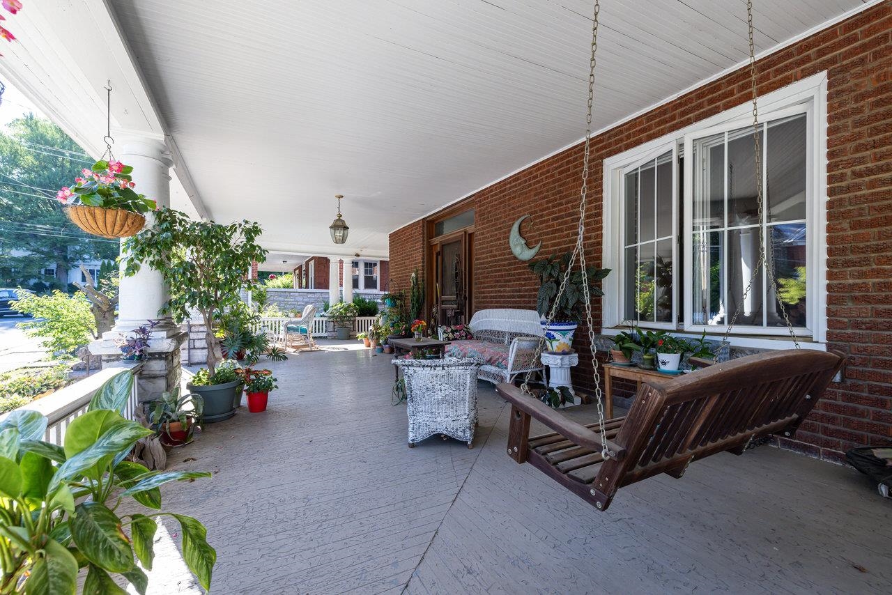 289 NEWMAN AVE