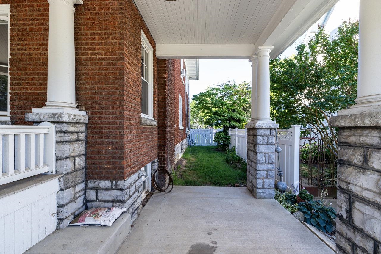 289 NEWMAN AVE