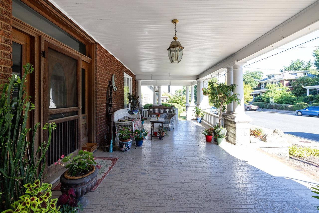 289 NEWMAN AVE