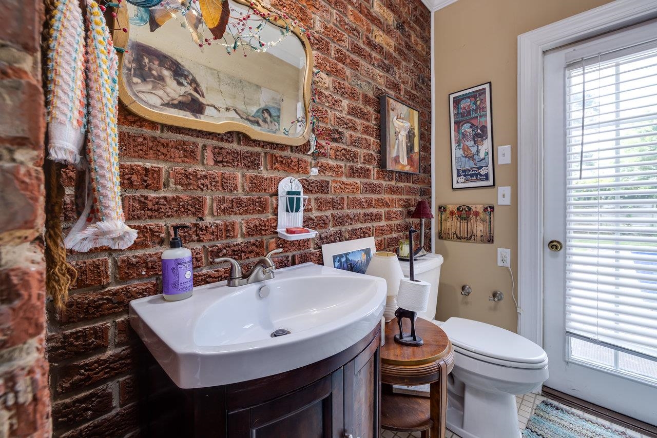 289 NEWMAN AVE