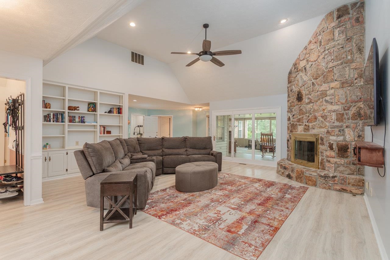1492 CUMBERLAND DR
