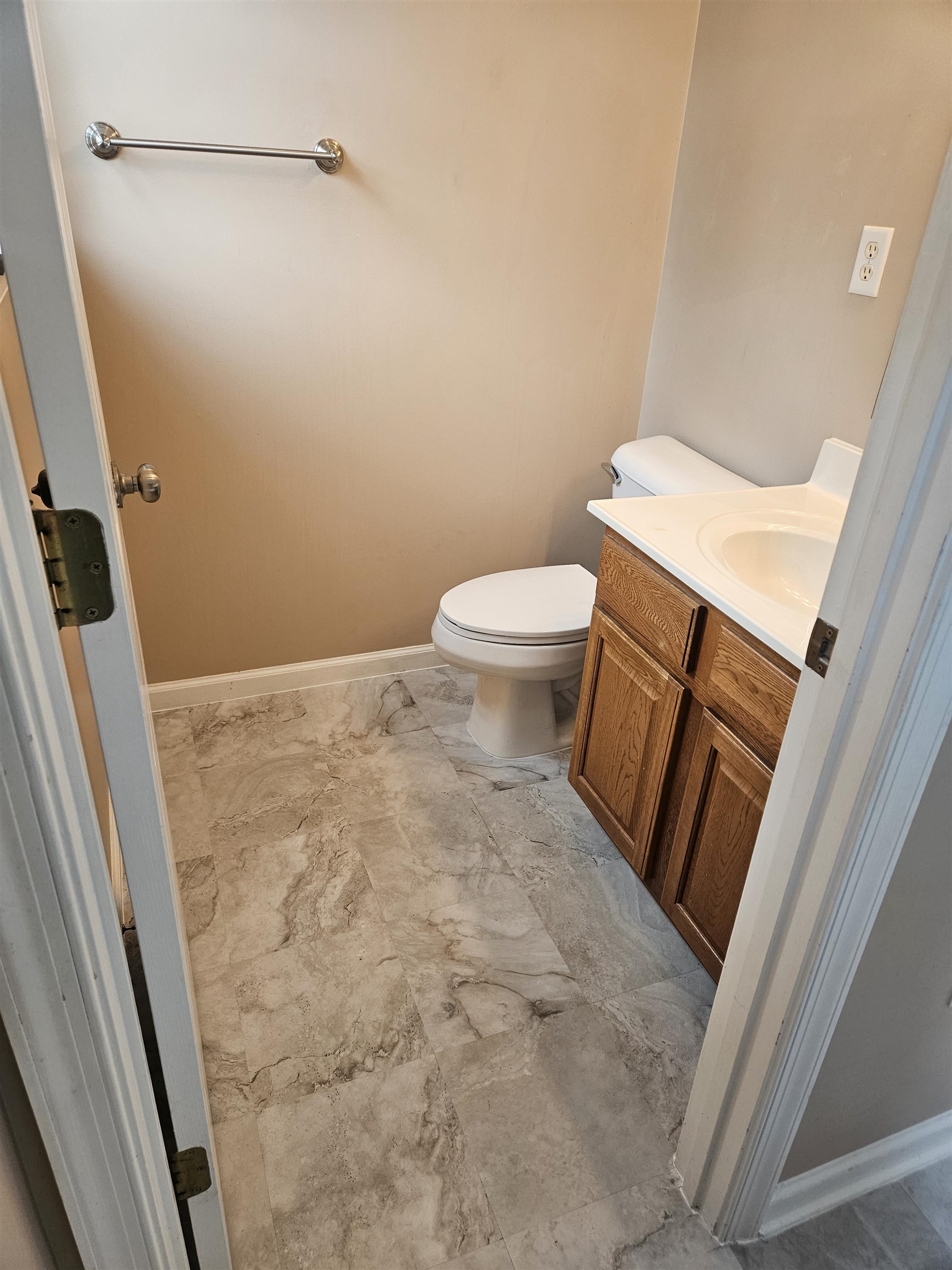 204 WILLOW OAKS DR