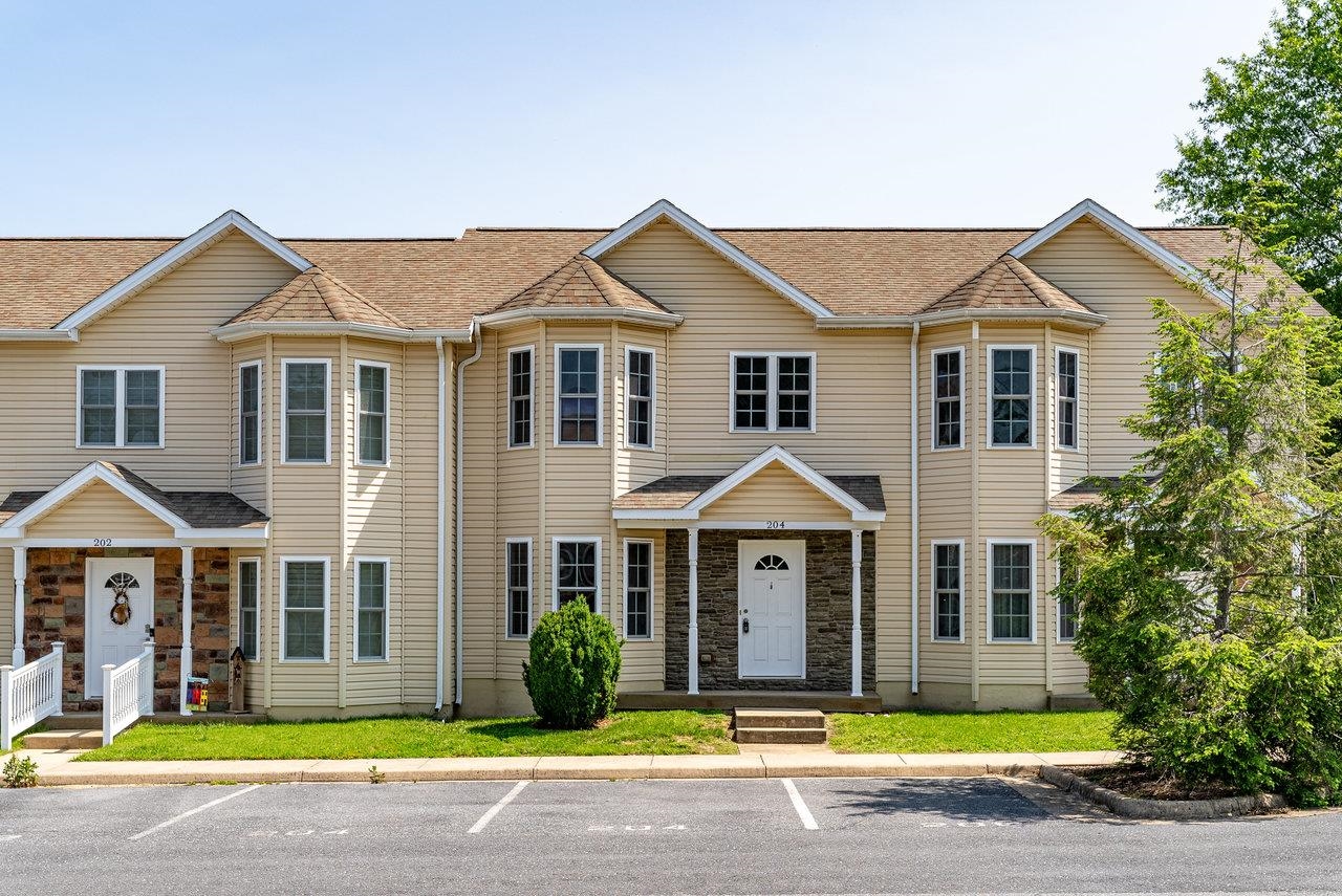 204 WILLOW OAKS DR