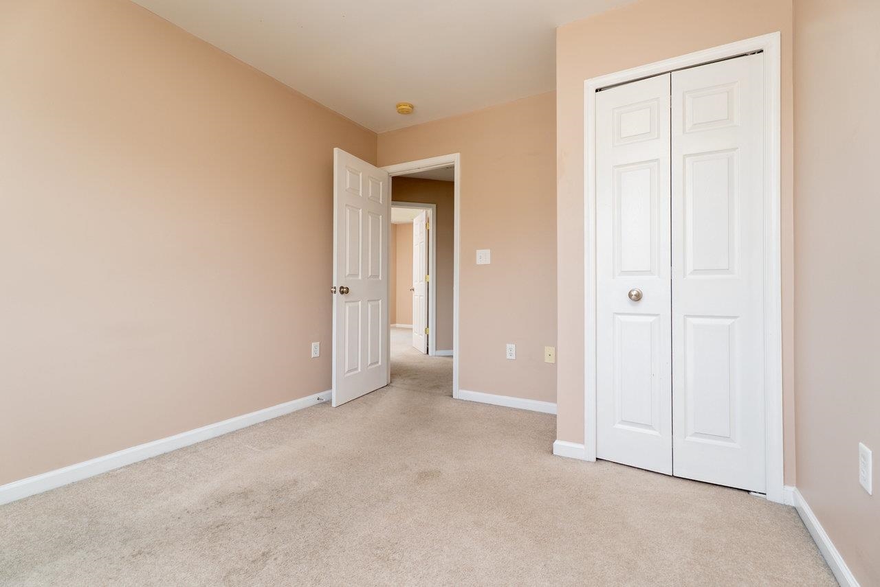 204 WILLOW OAKS DR