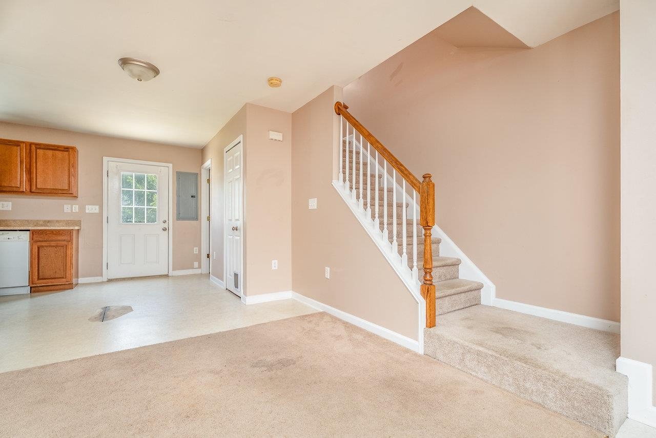 204 WILLOW OAKS DR