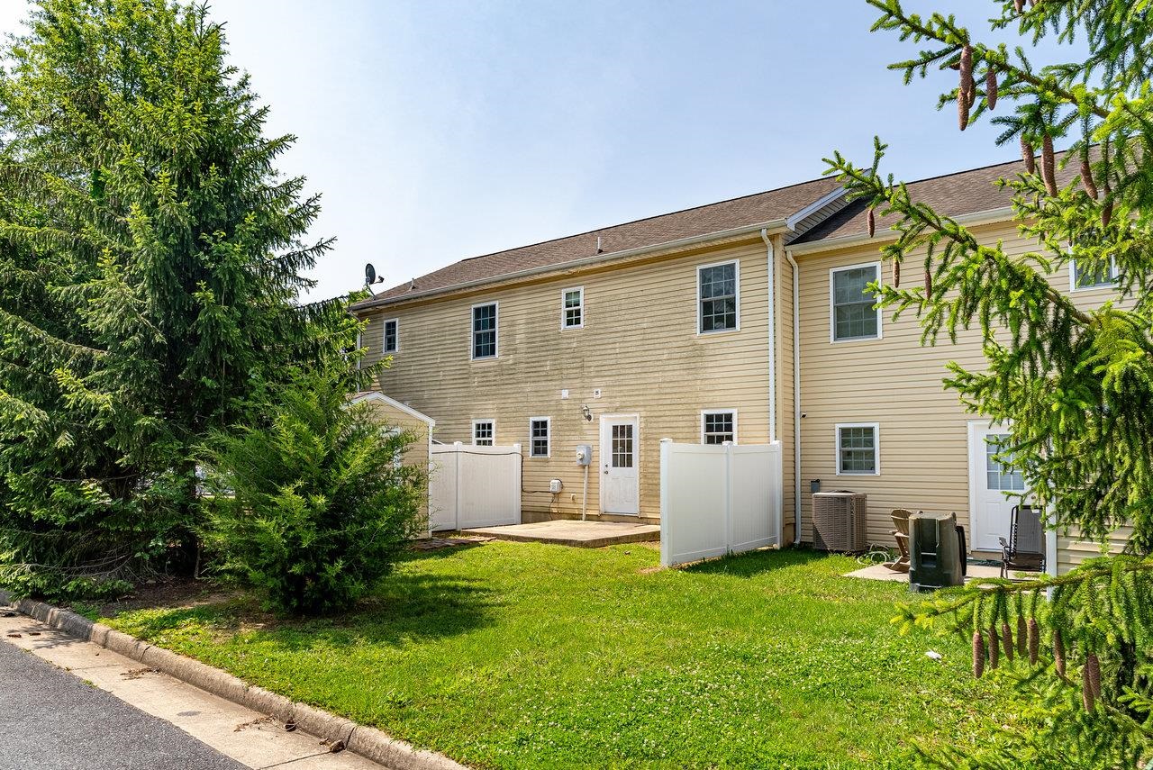 204 WILLOW OAKS DR
