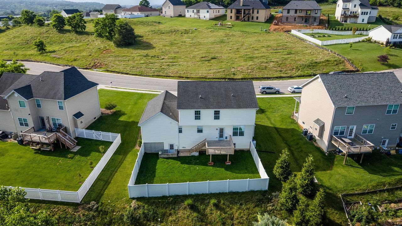 110 JILLIAN LN