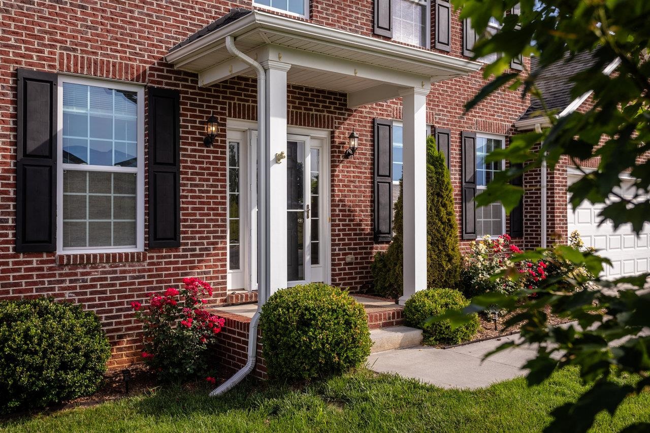 110 JILLIAN LN