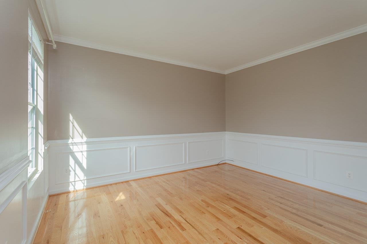 110 JILLIAN LN