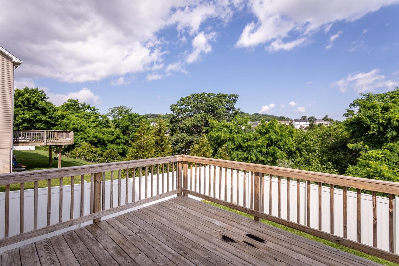 110 JILLIAN LN