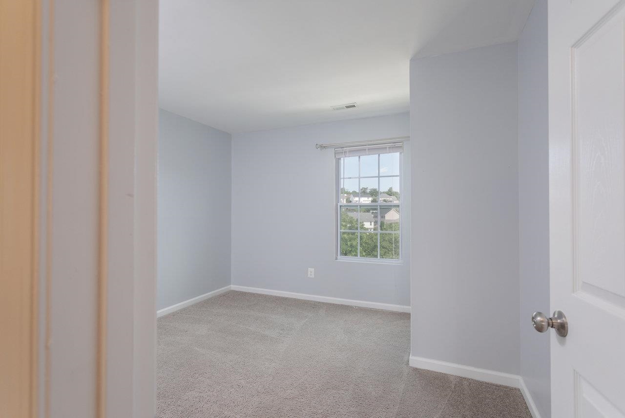 110 JILLIAN LN