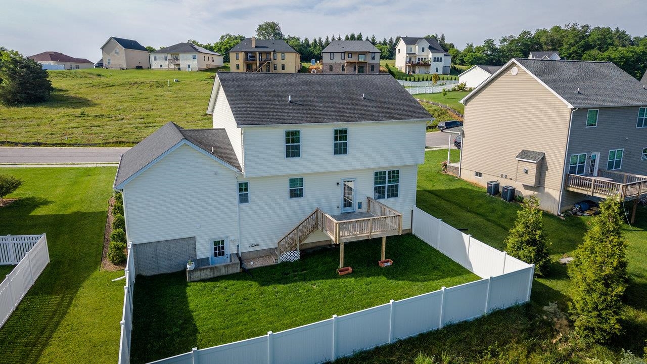 110 JILLIAN LN