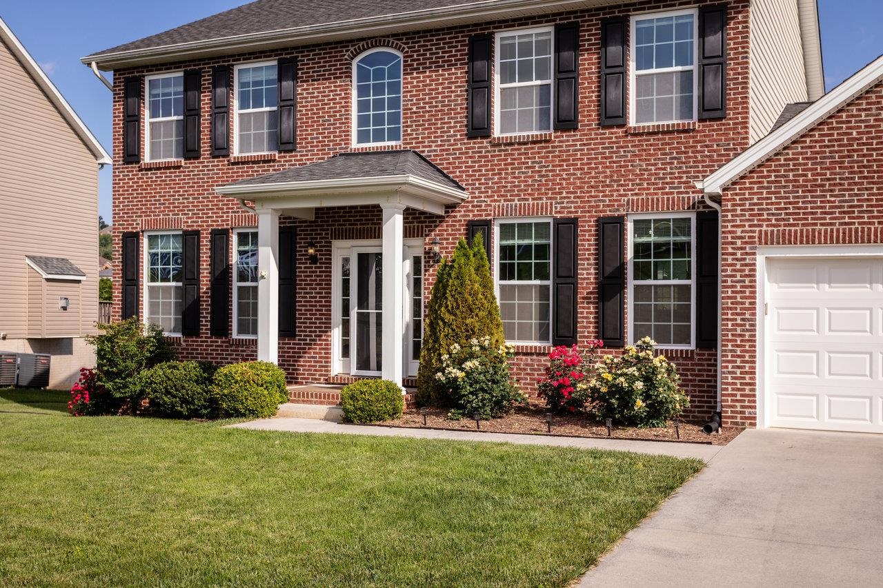 110 JILLIAN LN