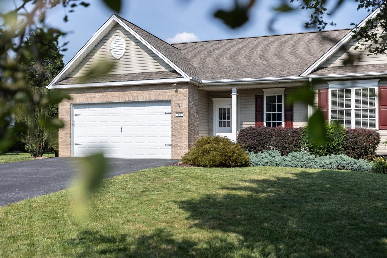 41 CAMBRIDGE CIR