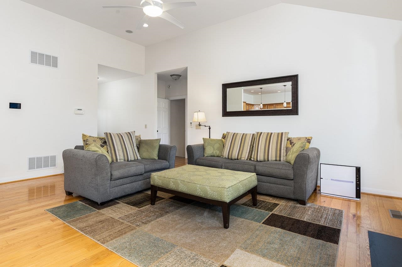 41 CAMBRIDGE CIR