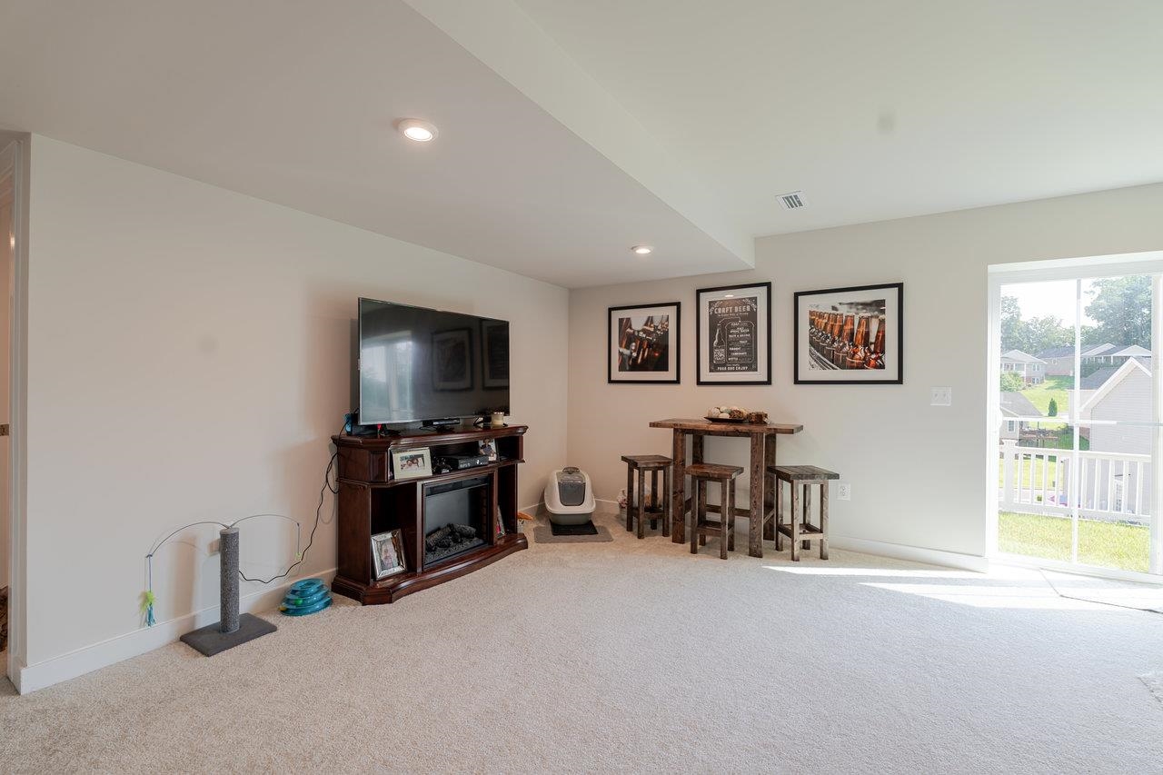 2758 DORVAL RD