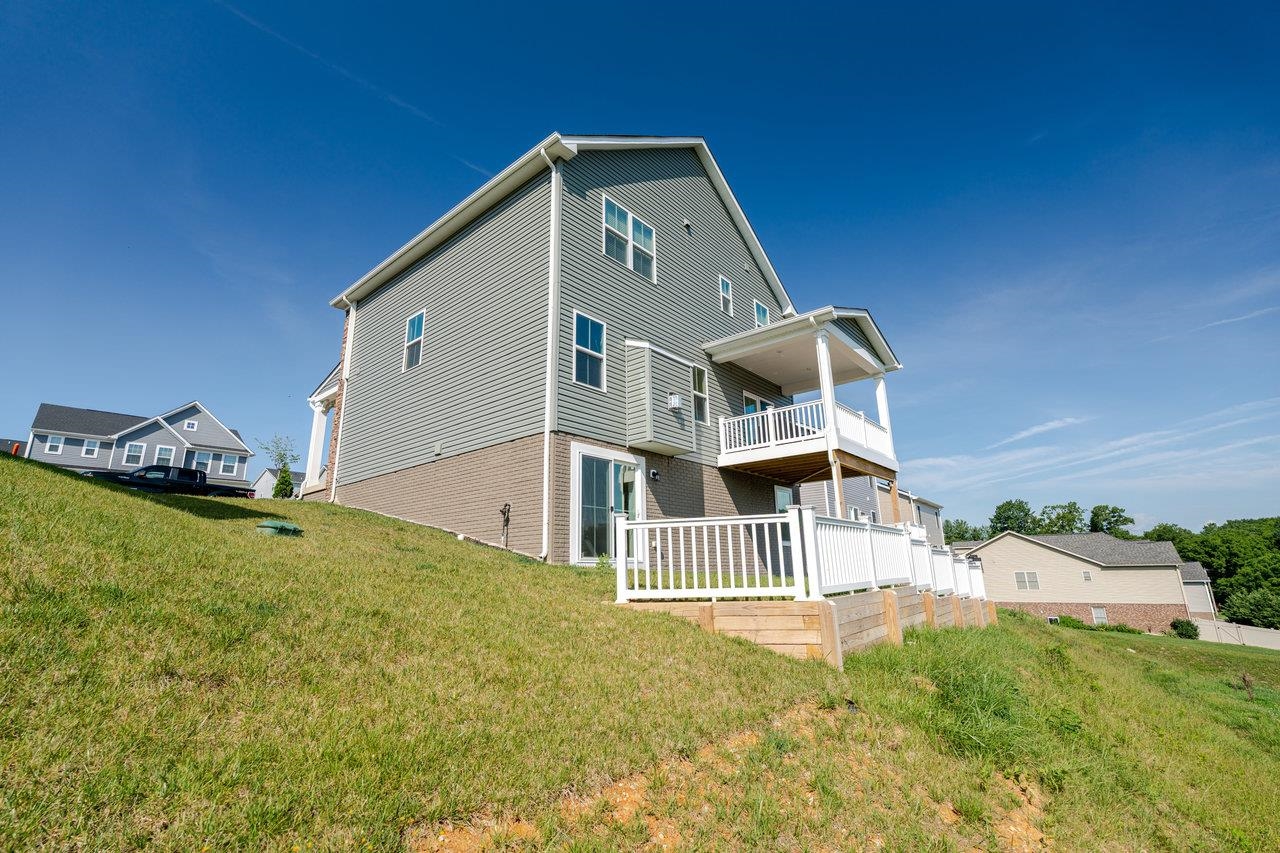 2758 DORVAL RD