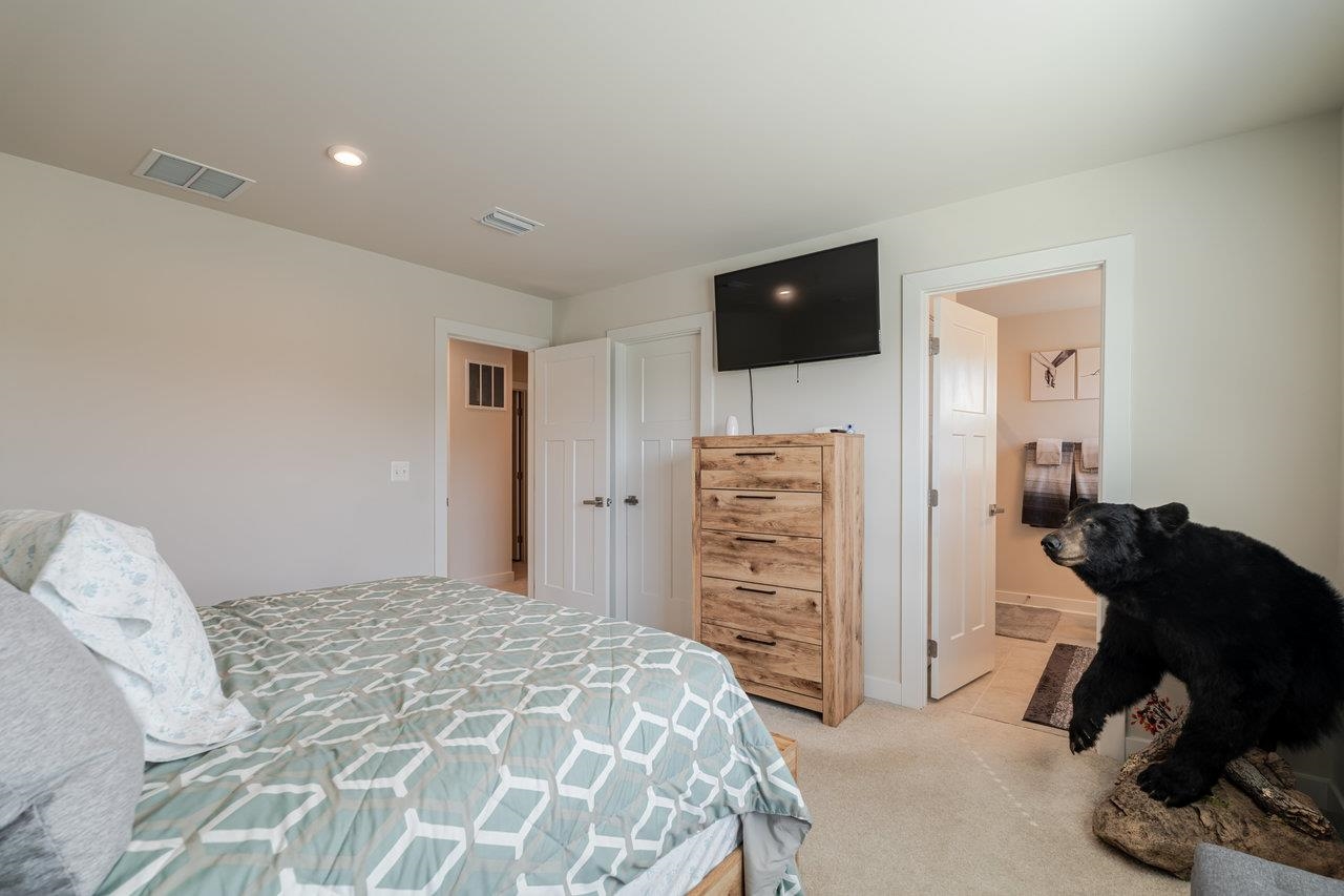 2758 DORVAL RD