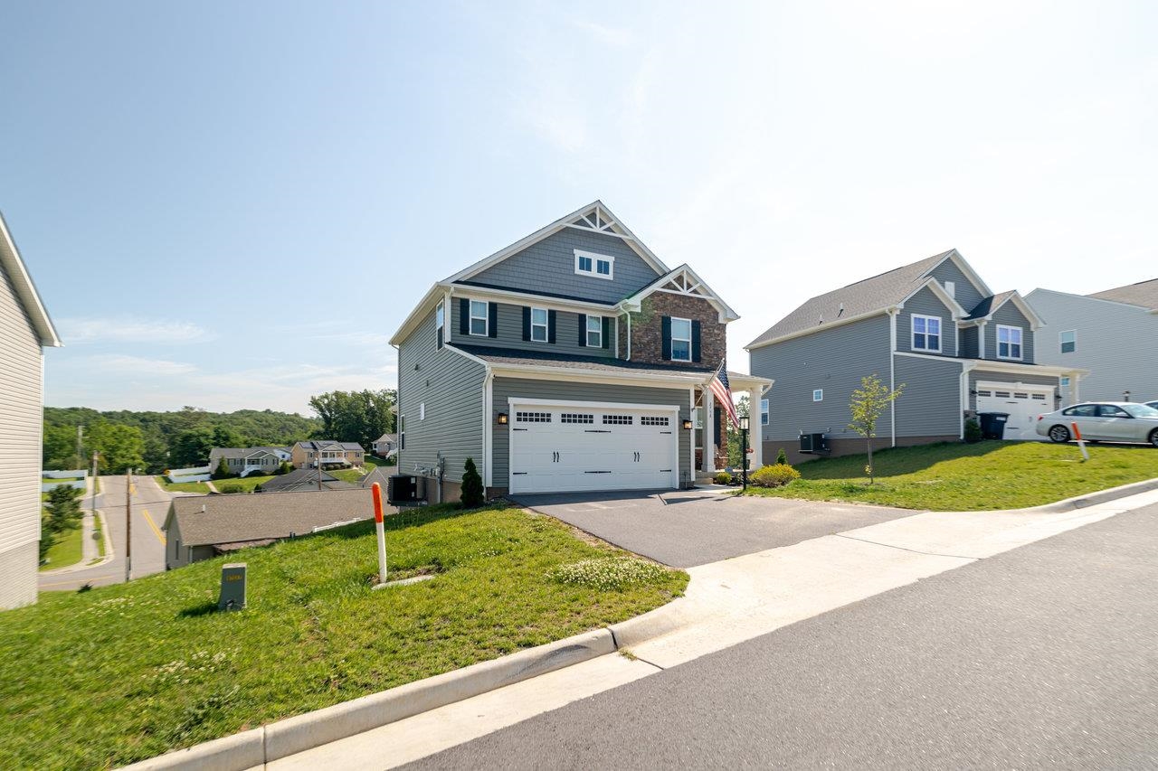 2758 DORVAL RD