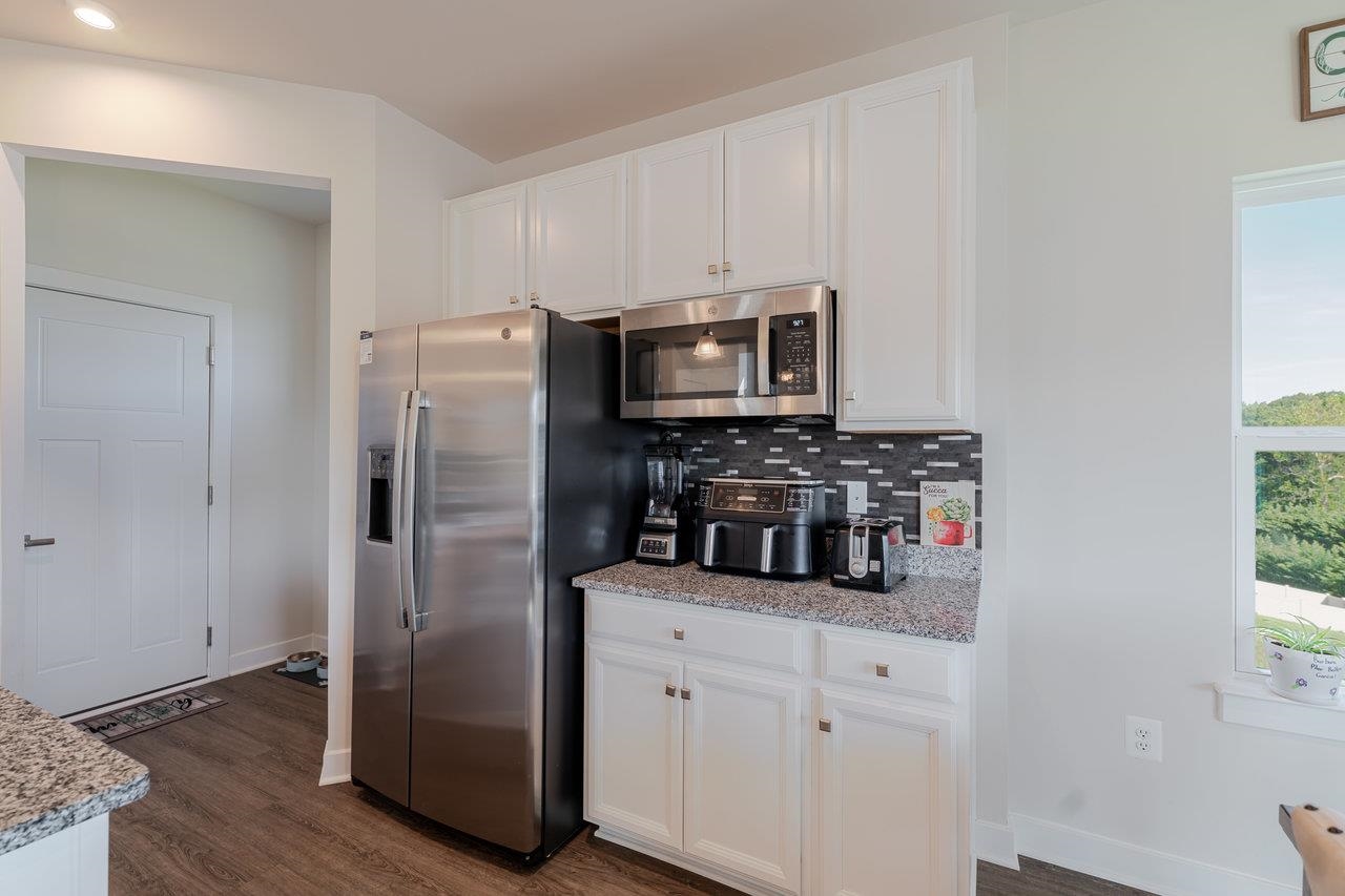 2758 DORVAL RD