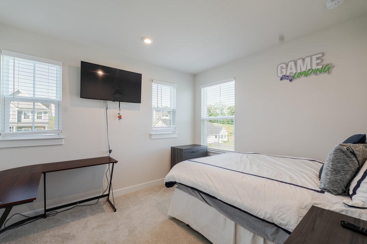 2758 DORVAL RD