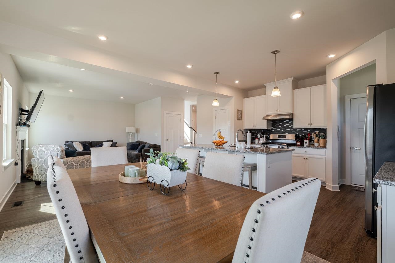 2758 DORVAL RD