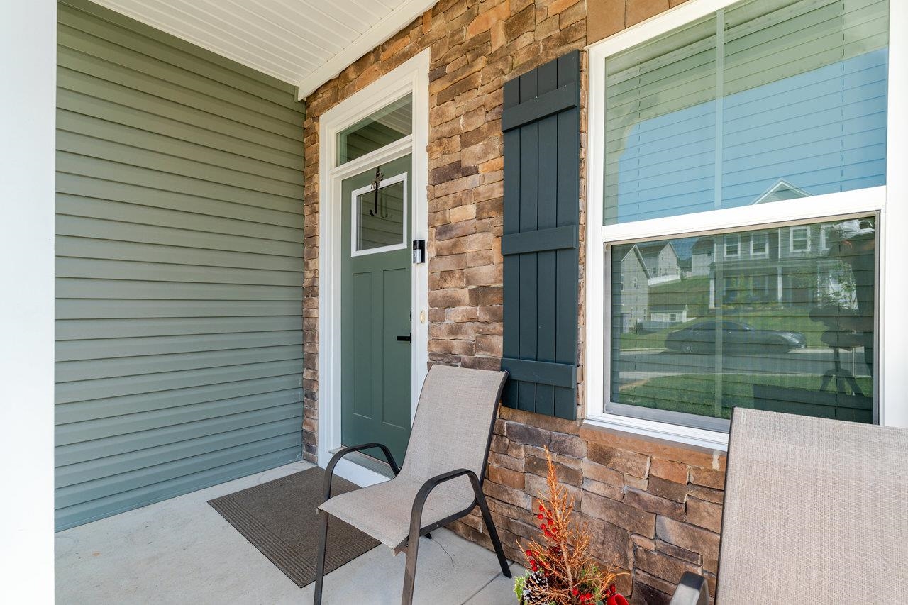 2758 DORVAL RD